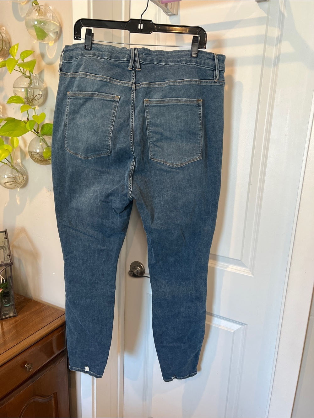 Good American Blue Skinny Ripped Jeans - Picture 4 of 8